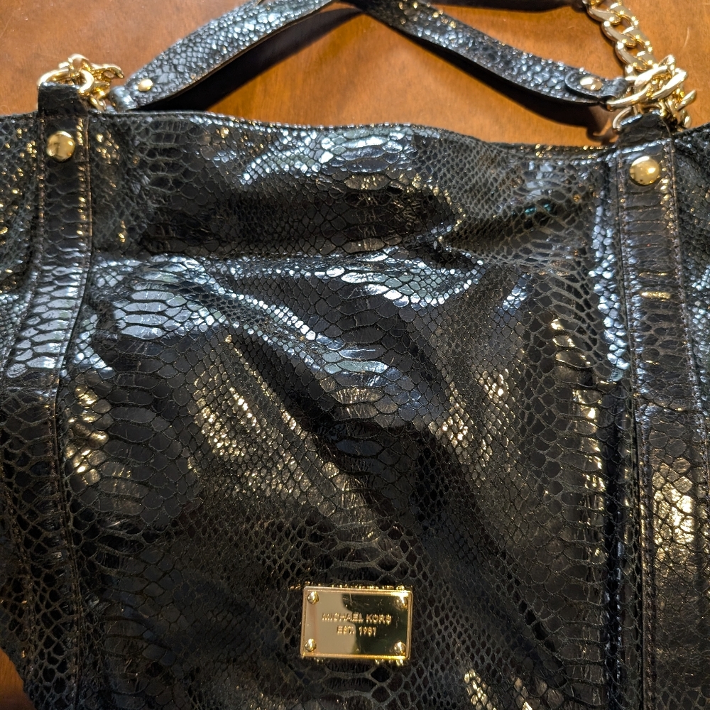 Michael kors bag and wallet set